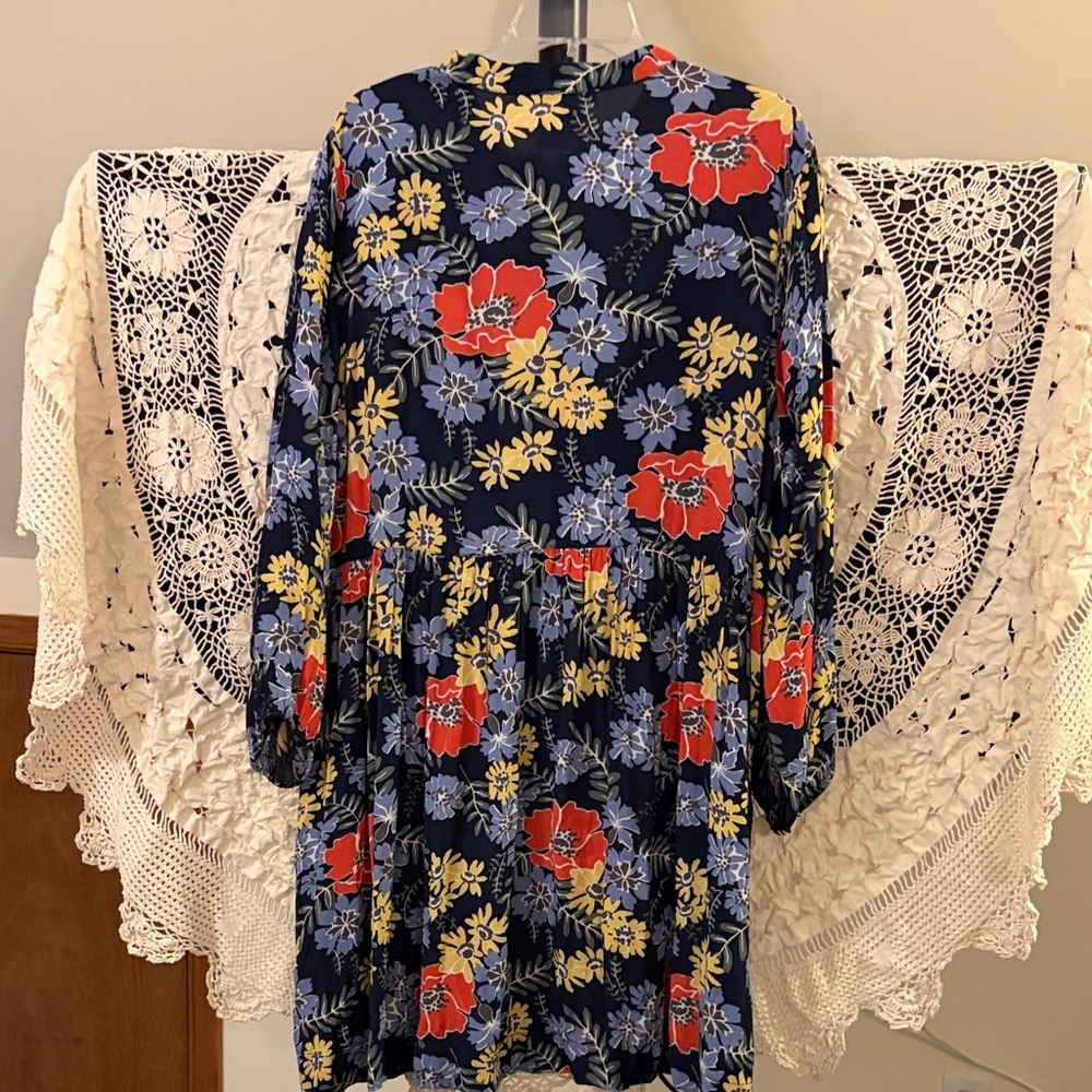 Free Assembly Floral Navy Dress with Red and Yellow Accents NWT Size Xl - Picture 6 of 10